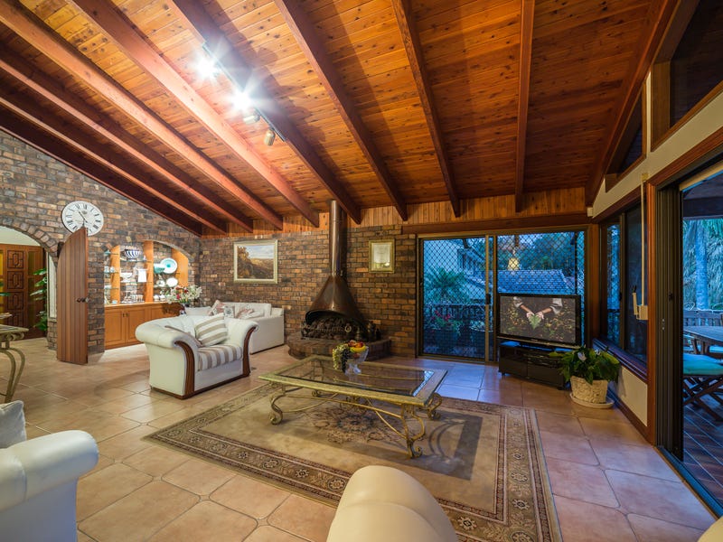 14 Evans Drive, Benowa, Qld 4217 Property Details