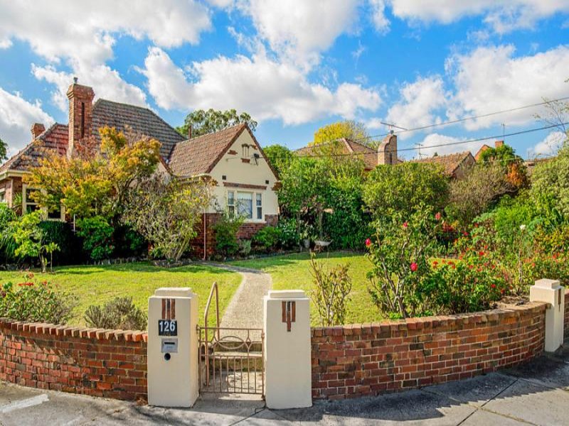 126 Woodland Street, Strathmore, Vic 3041 Property Details