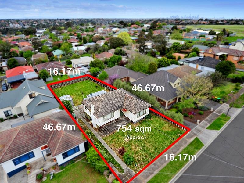 18 Esmale Street, Strathmore, VIC 3041