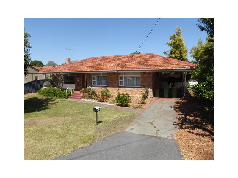 4 Holman Street, Melville, WA 6156 House for Rent