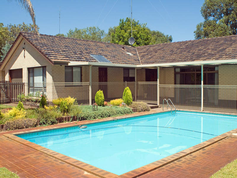 8 Australind Road, Leschenault, WA 6233 Property Details