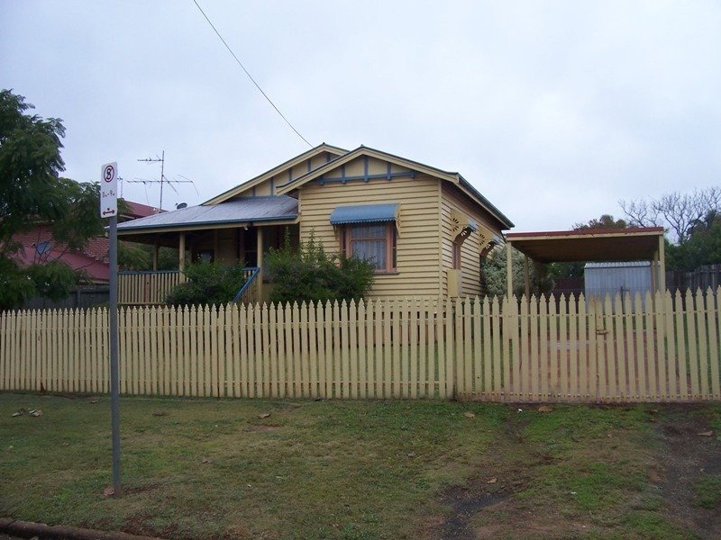 6 O'Quinn Street, Harristown, Qld 4350 Property Details
