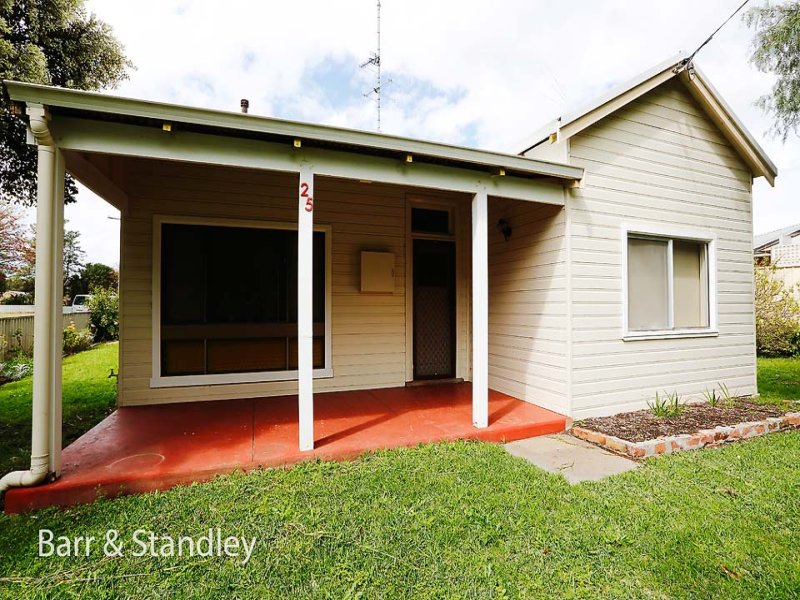25 Russell Road, Burekup, WA 6227