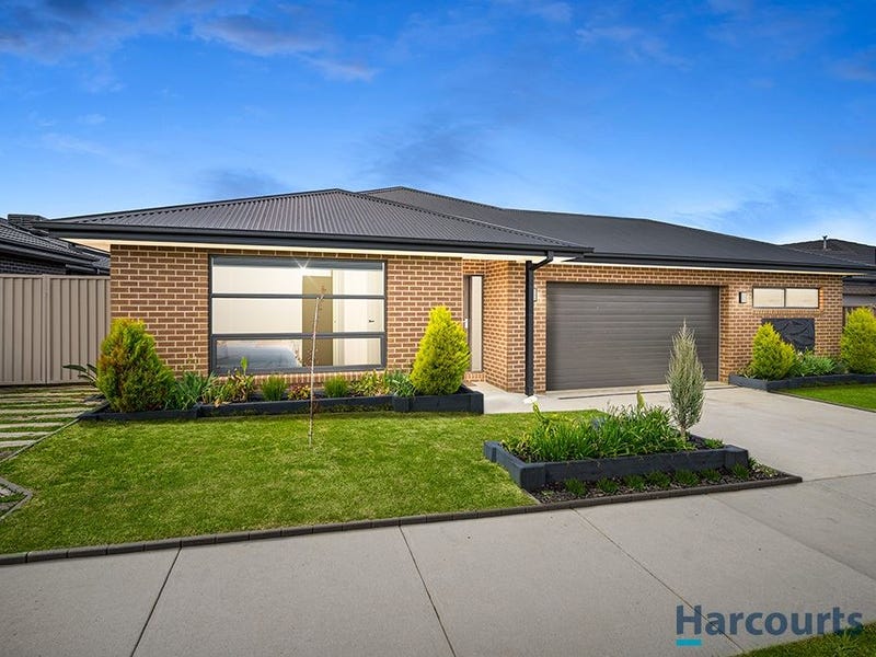 8 Royal York Road, Winter Valley, VIC 3358