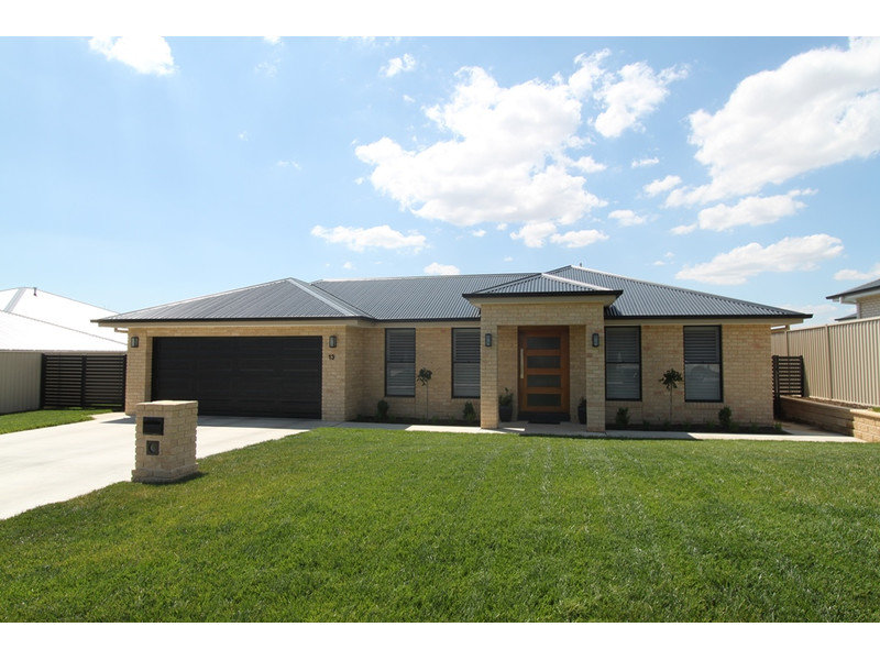 13 Coates Drive, Kelso, NSW 2795 Property Details