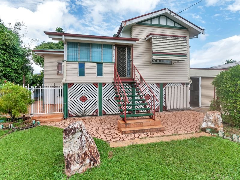 9 Moody Street, Manunda, Qld 4870 Property Details