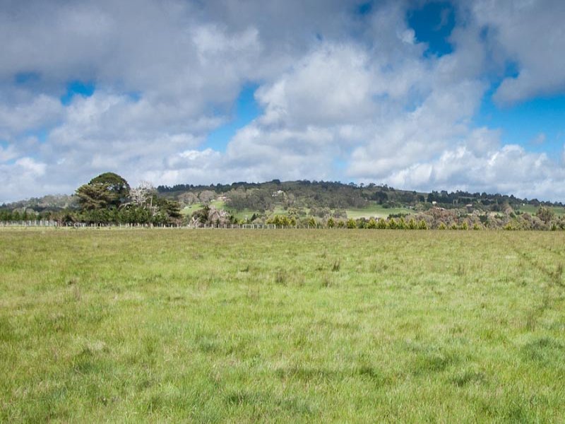 274 Road, Gisborne, VIC 3437
