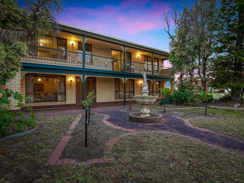 1 Lochside Drive, West Lakes, SA 5021