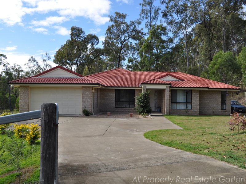 40 Bentley Drive, Regency Downs, QLD 4341