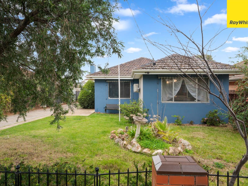 19 Plover Street, Melton, VIC 3337