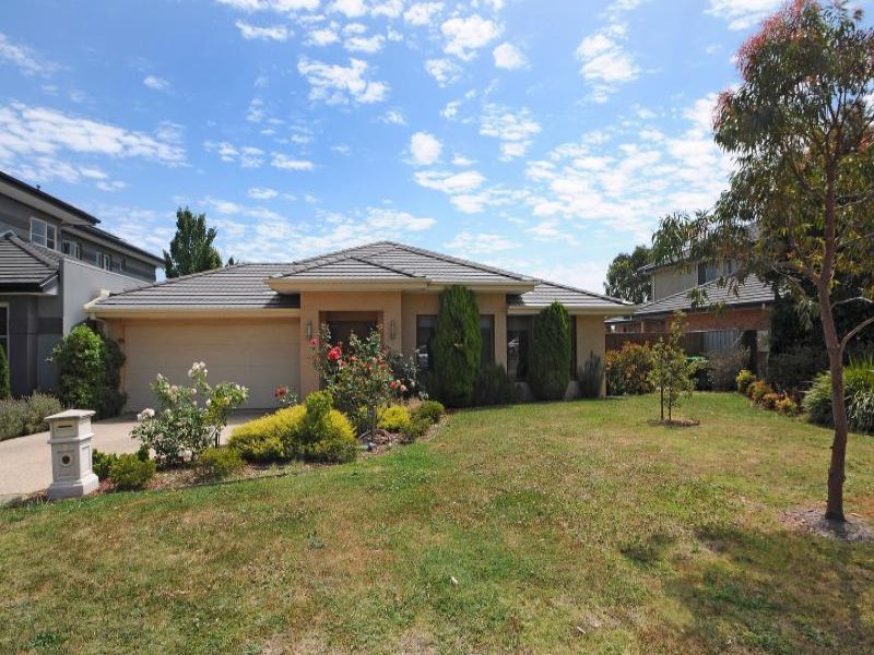 2 Mawson Walk, Sandhurst, Vic 3977 Property Details