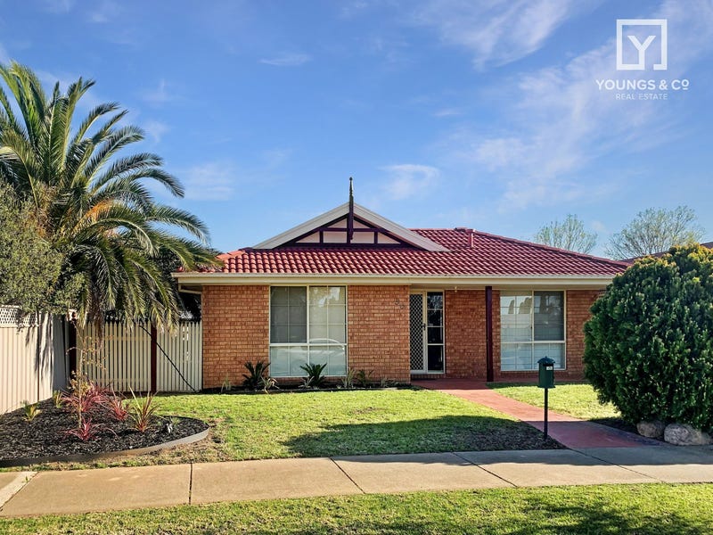 90 Kialla Lakes Drive, Kialla, VIC 3631 - realestate.com.au