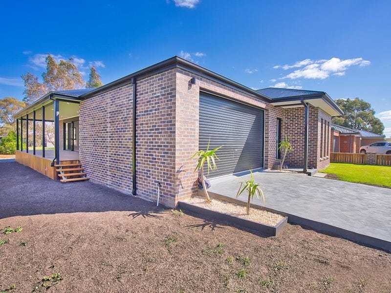 10D Sharpes Road, Miners Rest, VIC 3352