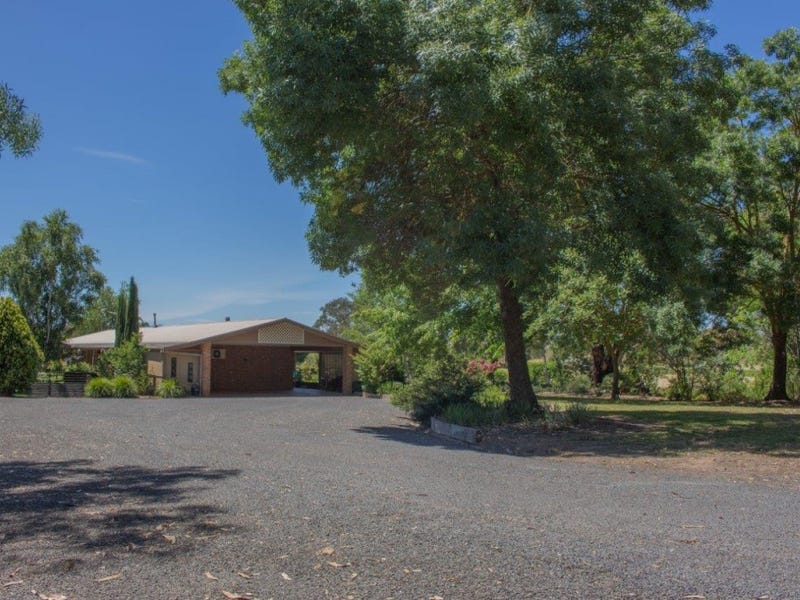 77 Crosbys Lane, Mansfield, VIC 3722