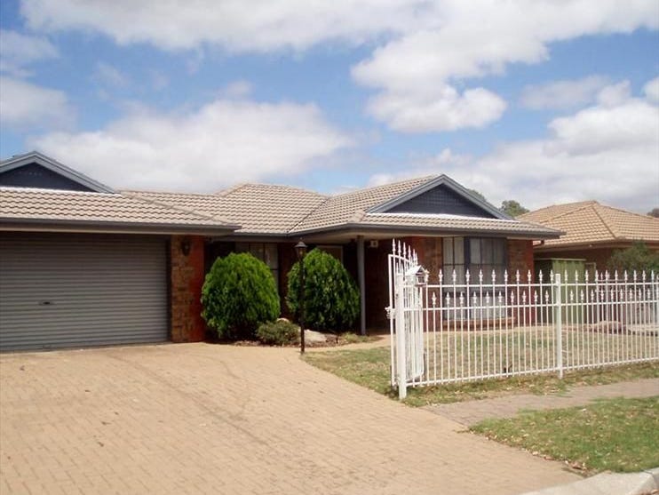 18 Andrew Smith Drive, Parafield Gardens, SA 5107