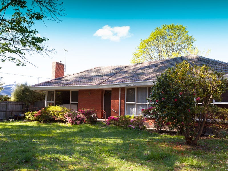 18 Old Gembrook Road, Emerald, Vic 3782