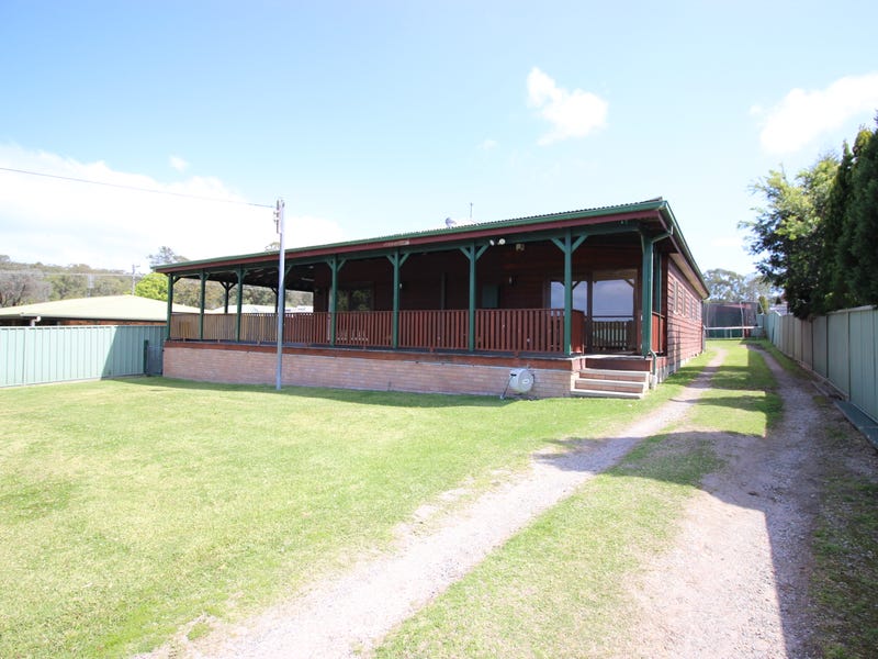 18 Throckmorton Street, Killingworth, NSW 2278