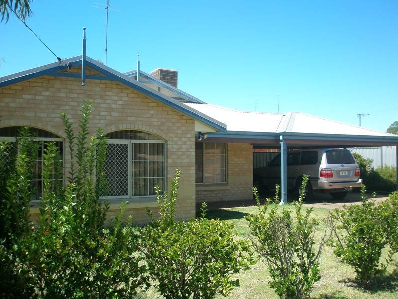 11 Killick Street, Northam, WA 6401