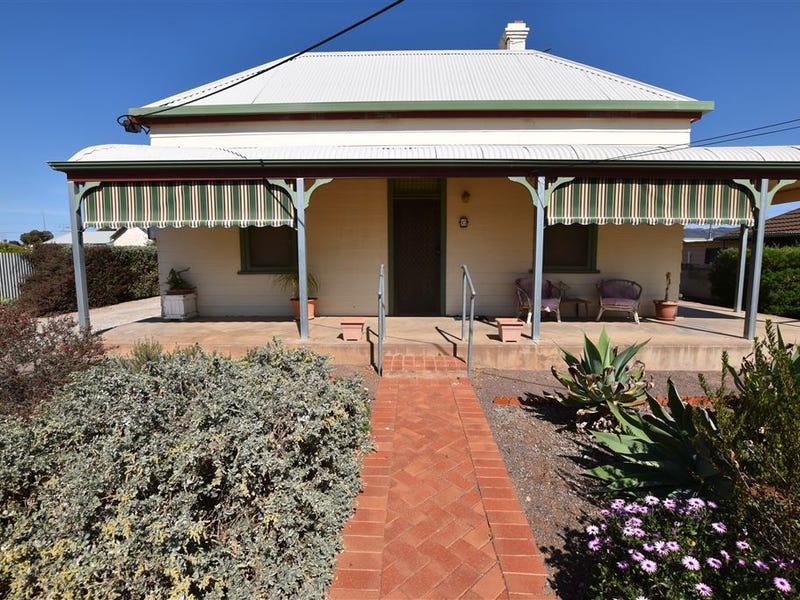 17 Sixth street, Quorn, SA 5433 Property Details
