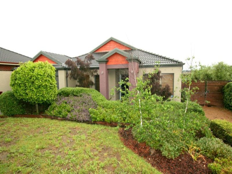 34 Belleview Drive, Sunbury, VIC 3429