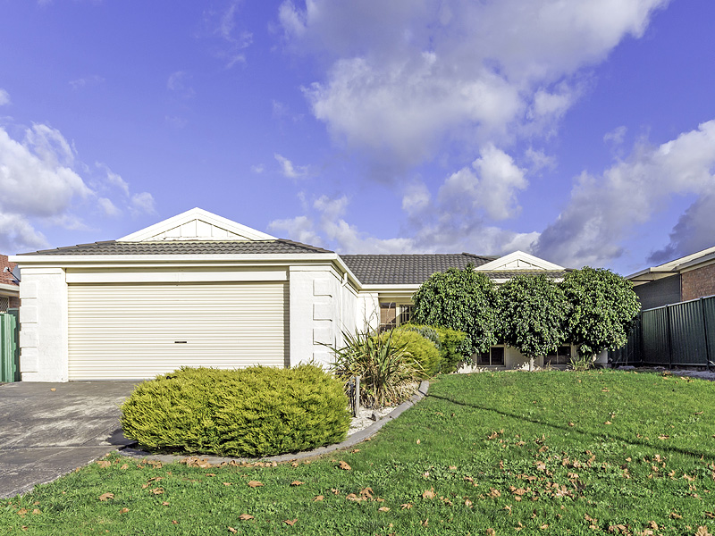 3 Flemming Ave, Burnside, Vic 3023 Property Details