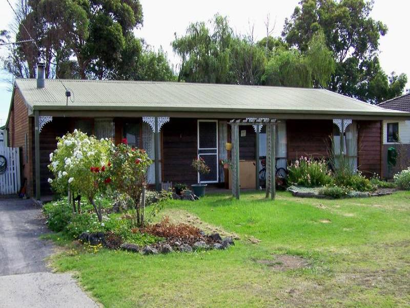 32 Barclay Street, Heywood, Vic 3304 Property Details