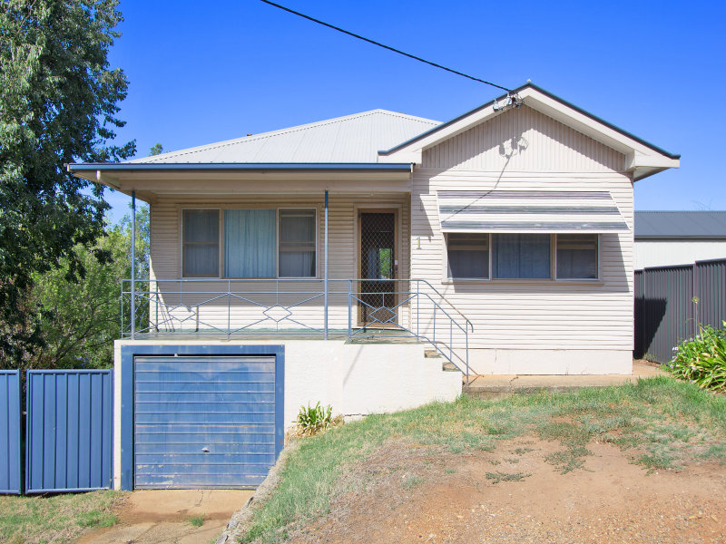 1 Carthage Street, Tamworth, NSW 2340 Property Details