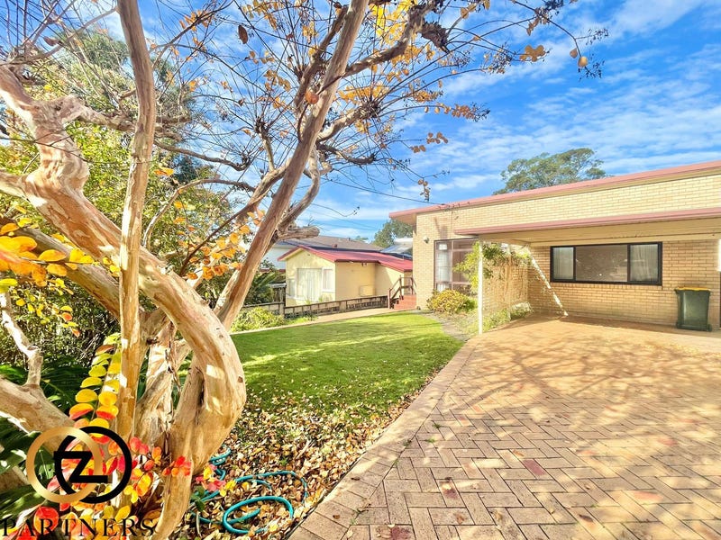 11 Fairyland Avenue, Chatswood West, NSW 2067