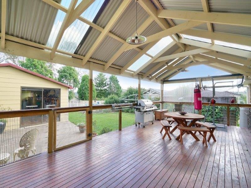 2 Mcintosh Street, The Oaks, NSW 2570