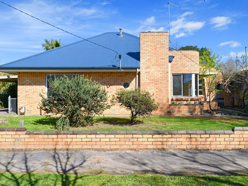 32 Charles Street, Benalla, Vic 3672 Property Details