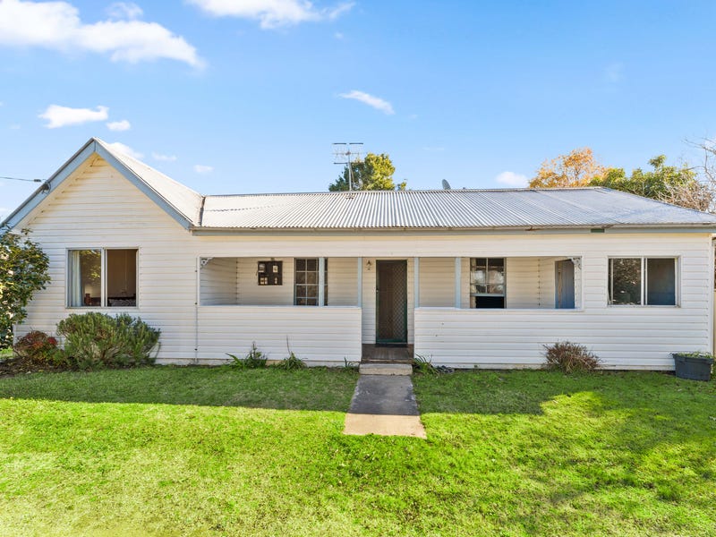 12 Araluen Street, Braidwood, NSW 2622 House for Sale