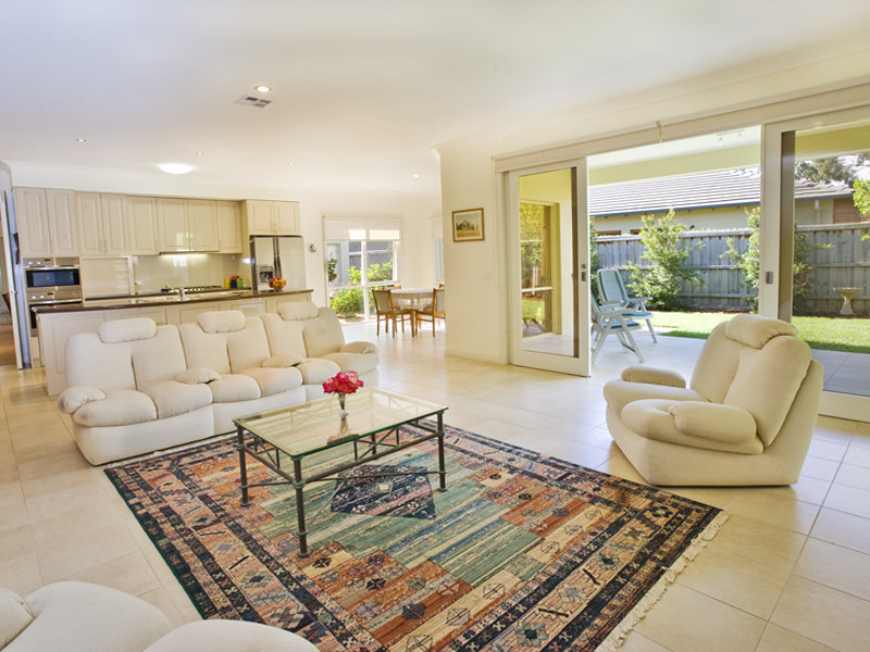 8 The Common, Springthorpe, Macleod, Vic 3085 Property Details