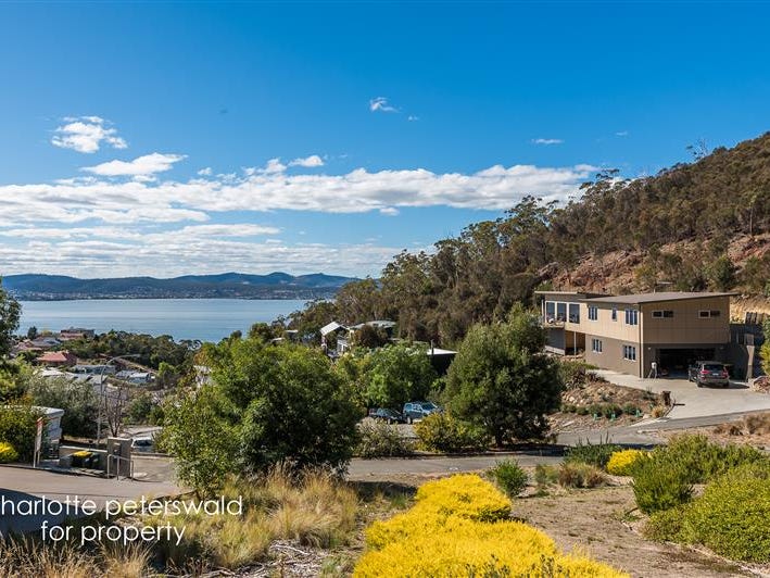 33 Gardenia Grove, Sandy Bay, TAS 7005