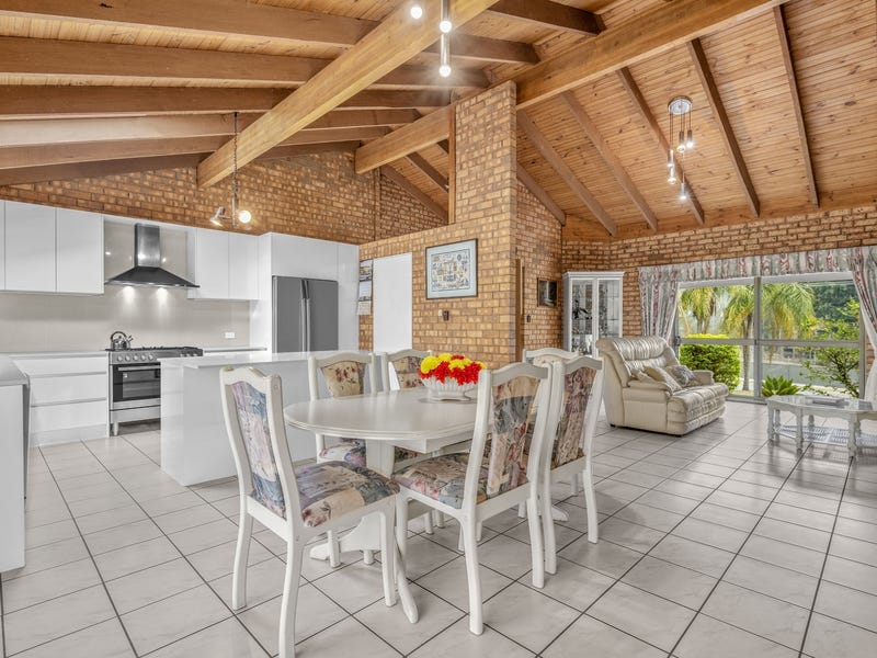 5 Gunsynd Drive, Mudgeeraba, Qld 4213 Property Details