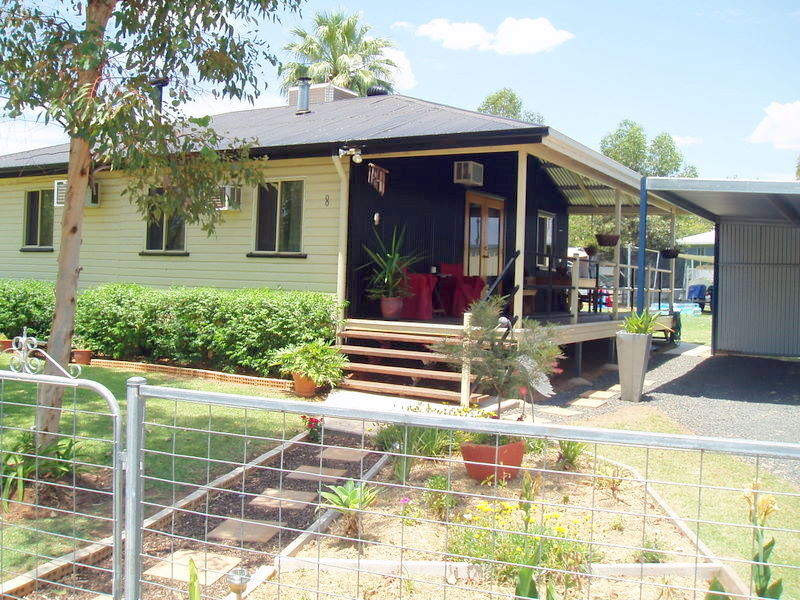 8 Old Cunnamulla Rd, Charleville, Qld 4470 - Property Details