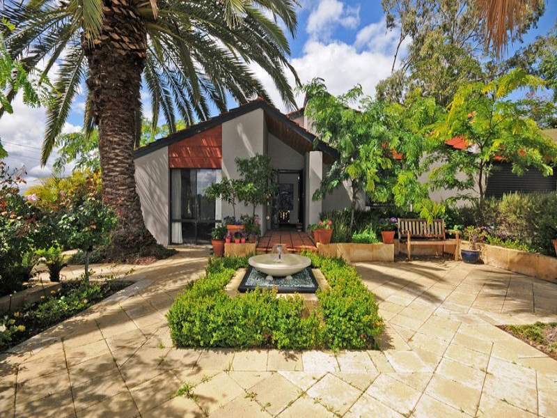 1 Lennoxtown Road, Duncraig, WA 6023 Property Details