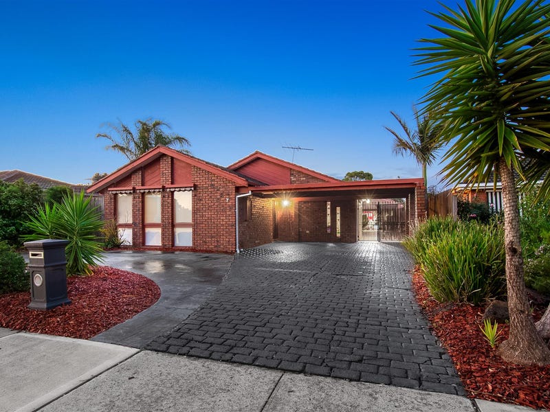 7 Akma Court, Taylors Lakes, Vic 3038 House for Sale