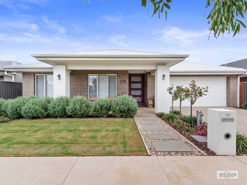 29 Peter Thomson Circuit, Yarrawonga, Vic 3730 House for Sale