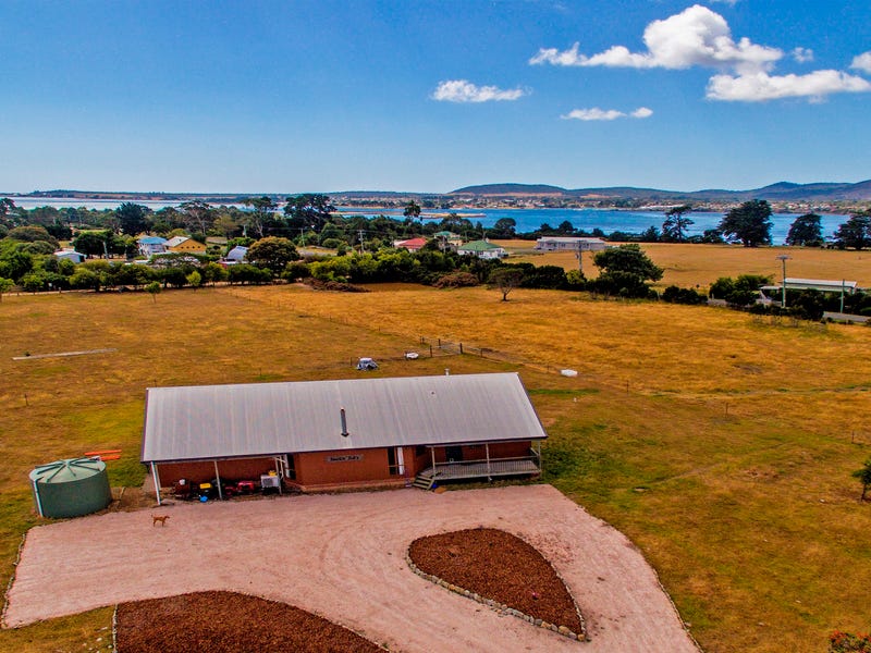 389 Clarence Point Road, Clarence Point, TAS 7270