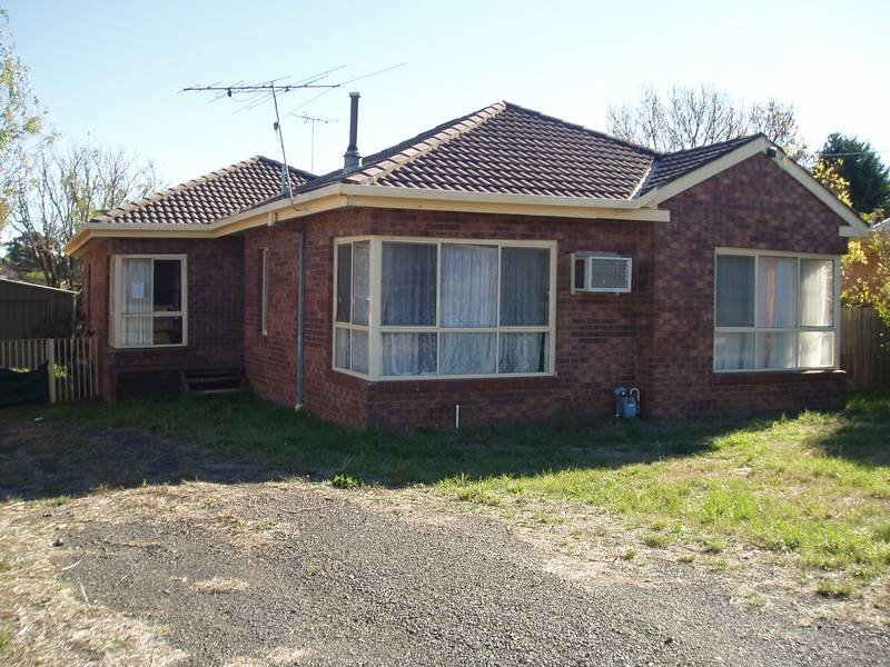 77 Albert Street, Kilmore, Vic 3764 Property Details