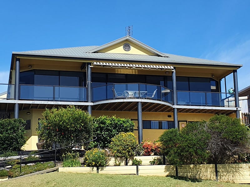 3 Bedroom Properties for Sale in Lake Tyers Beach, VIC 3909