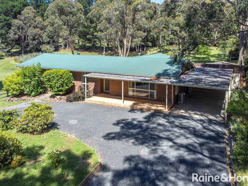 4 Hoburd Drive, Woodend, Vic 3442 House for Sale