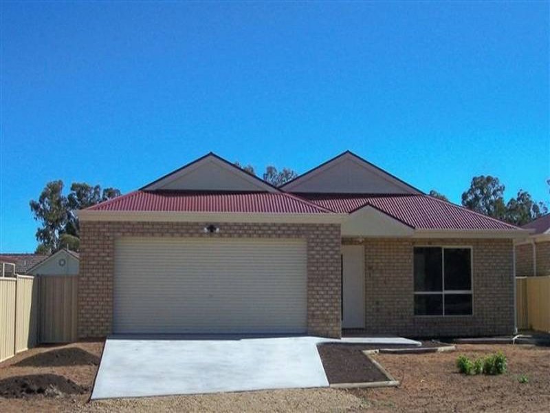 4 Bruton Street, Tocumwal, NSW 2714