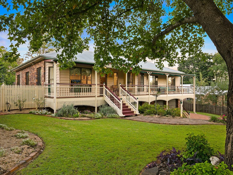 10 Sirron Street, Blue Mountain Heights, QLD 4350