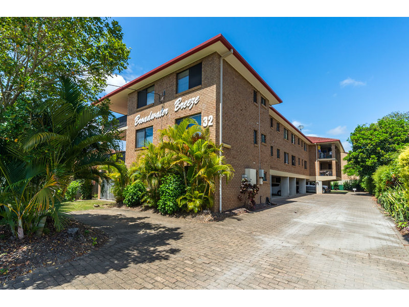 1/32 Imperial Parade, Labrador, QLD 4215