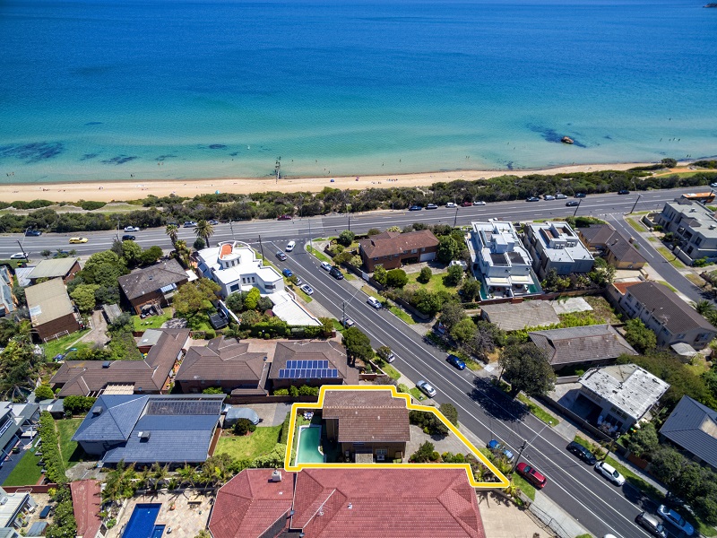 4 Warrigal Road, Parkdale, VIC 3195