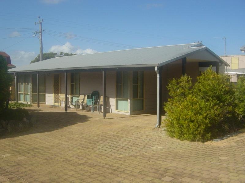 102 Gingin Road, Lancelin, WA 6044