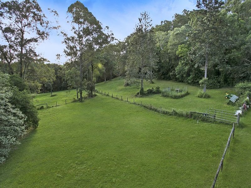 24 Savages Road, Brookfield, QLD 4069