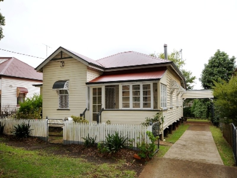 6 Boulton Terrace, Toowoomba City, QLD 4350