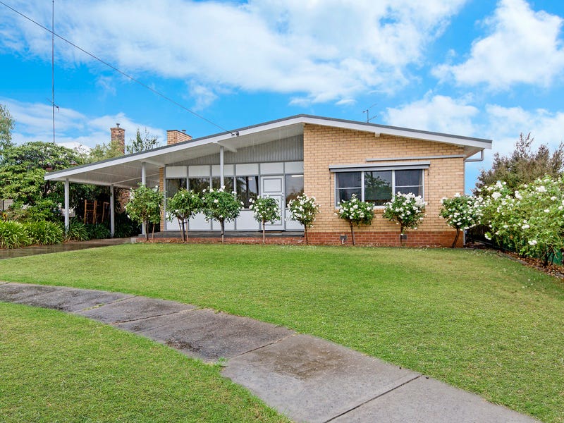15 Roscoe Avenue, Hamilton, Vic 3300 House for Sale